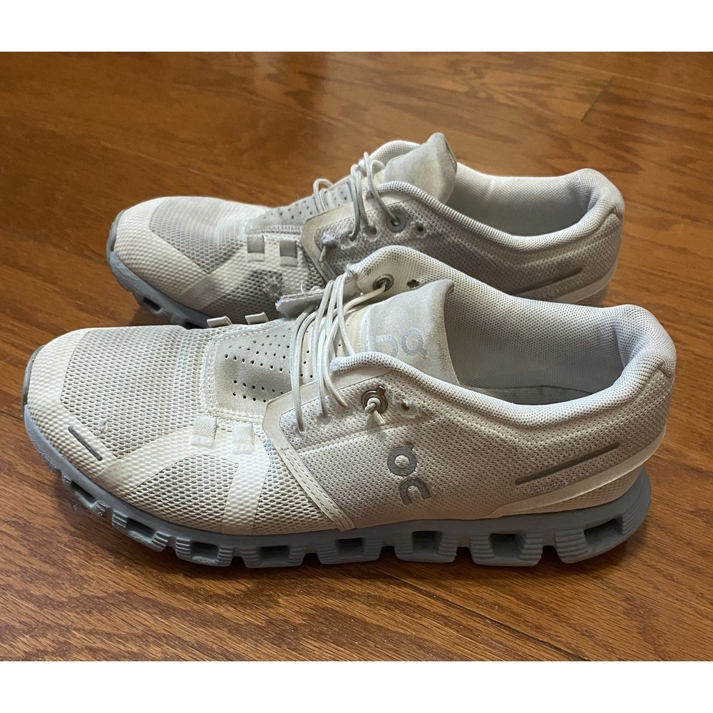 On‎ Cloud 5 White Baby Blue Women's Size 8 Running Walking Shoes Sneakers